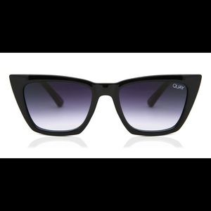 Quay “DON’T @ ME” sunglasses 🕶